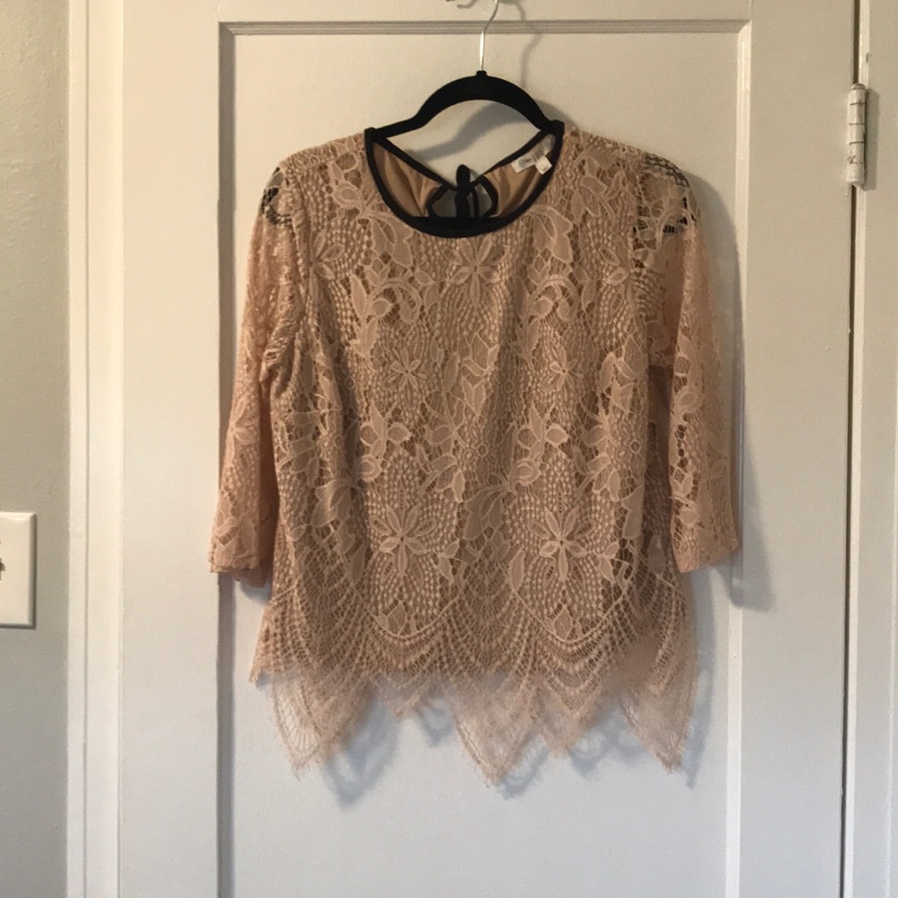 Lace detail top